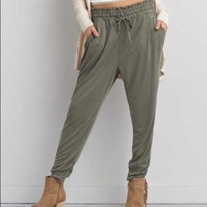 COPY - AEO Green harem pants xxs